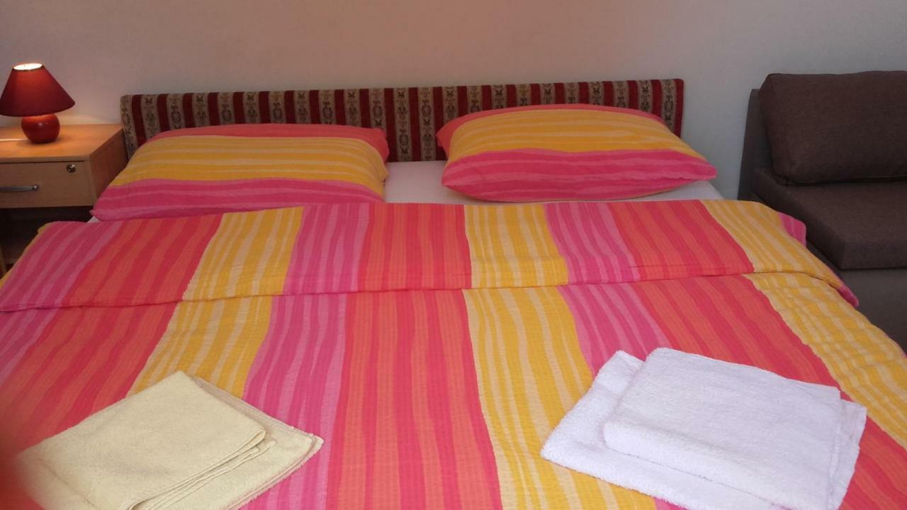 Apartments Smilje I Maslina 고르니 카린 외부 사진